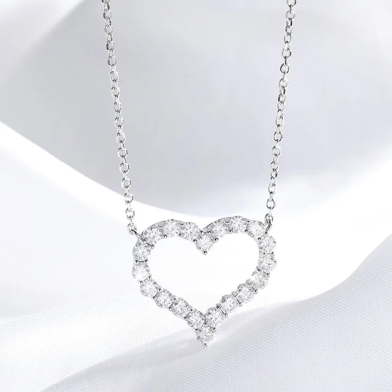 Smyoue 2CT Pass Tested Moissanite Heart Necklace for Women S925 Silver Plated Platinum Simulated Diamonds Pendant Birthday Gift