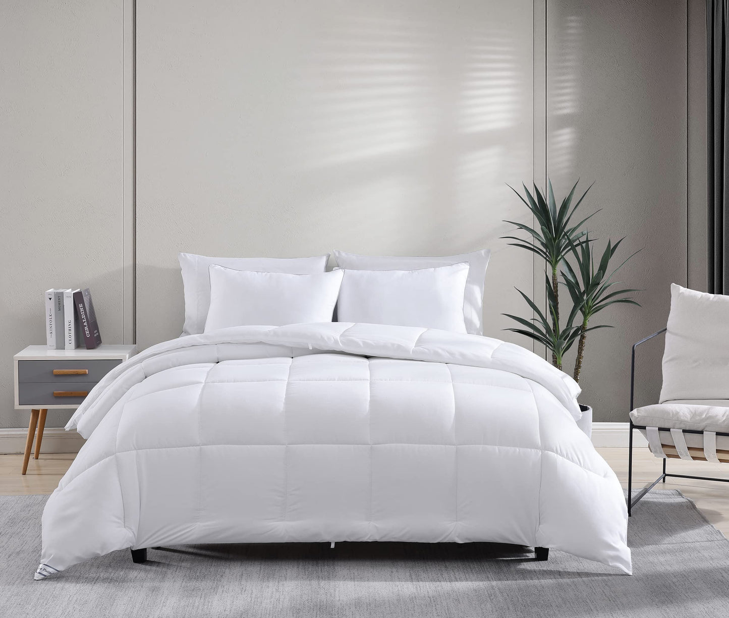 Comforter Queen Size Down Alternative Microfiber Quilted Solid Comforter/Duvet Insert - Ultra Soft Hypoallergenic Bedding - Medium Warmth for All Seasons Queen Comforter - White