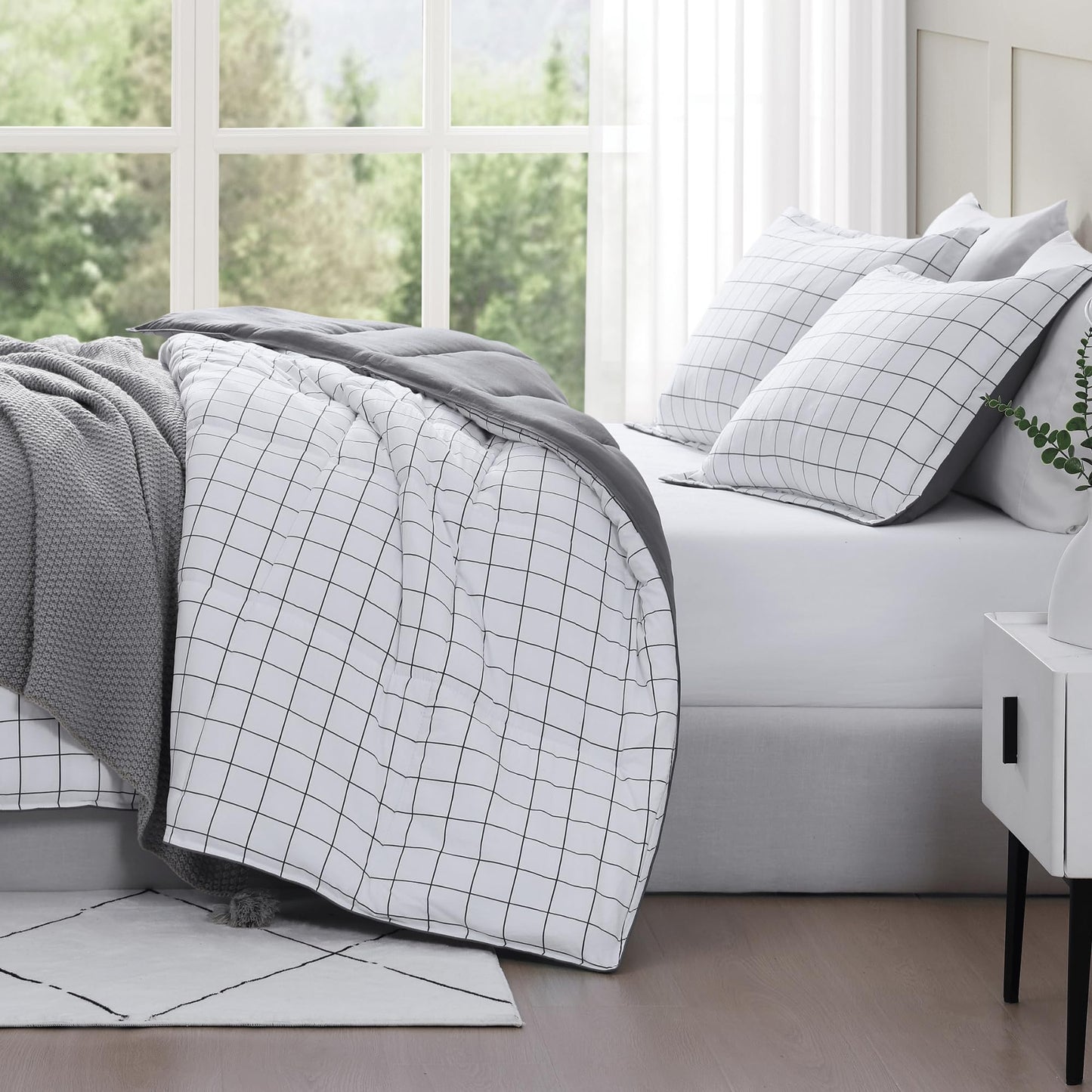Comforter Set Queen Size - Goose Down Alternative – Washed Ultra-Soft - Premium All Season Warmth Bedding Set (Queen, French Blue)