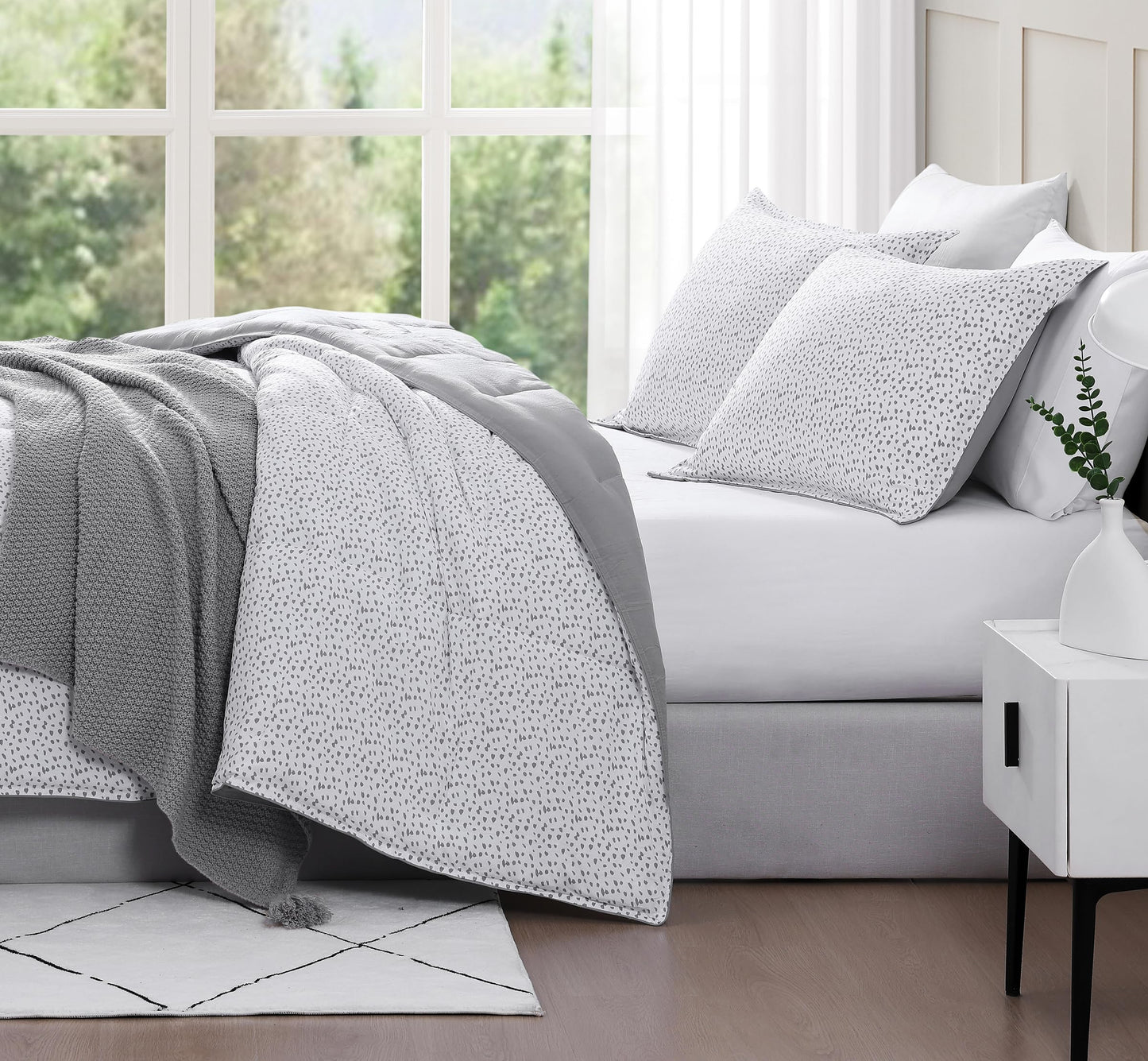 Ultra Soft Organic Cotton Queen Comforter Set - Hypoallergenic Down Alternative, All-Season Warm Bedding (1 Comforter, 2 Pillow Shams) - Charcoal