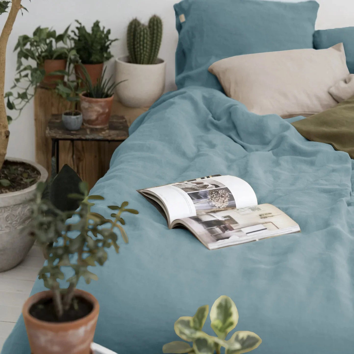 Custom Solid Color Summer Cool 4 Piece Bed Sheet and Duvet Set Nordic white bedding For Hotel Naked Sleeping Han Linen 4 PCS Set