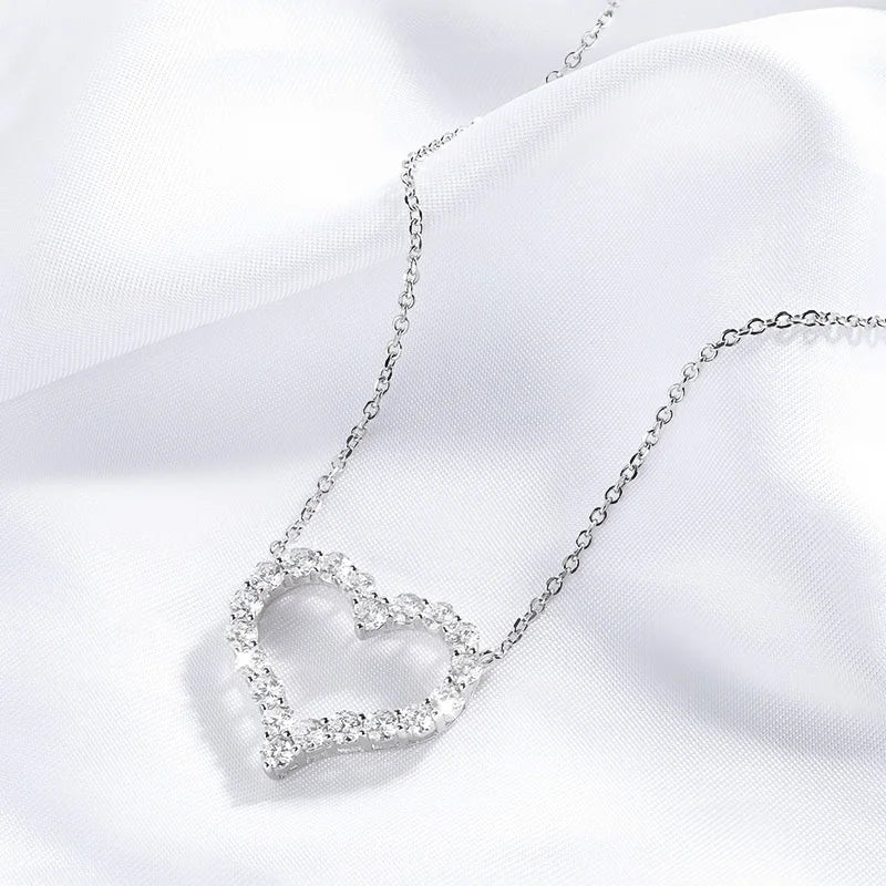 Smyoue 2CT Pass Tested Moissanite Heart Necklace for Women S925 Silver Plated Platinum Simulated Diamonds Pendant Birthday Gift