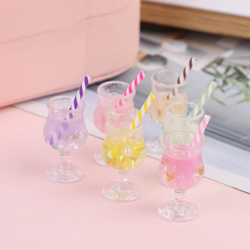 1pcs Mini Milkshake Ice Cream Milk Fruit Tea Water Cup Strawberry Miniatures Dollhouse Accessories Cups Kitchen Toys